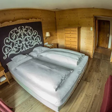 Hotel Ciasa Salares